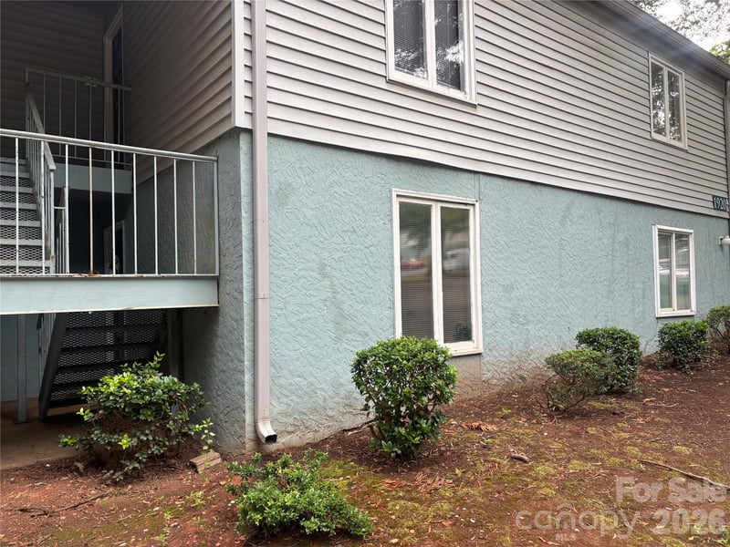 1920 Countrymens Court Apt 2, Charlotte, NC - 2 beds, 2 baths, 946 sqft - $160,000