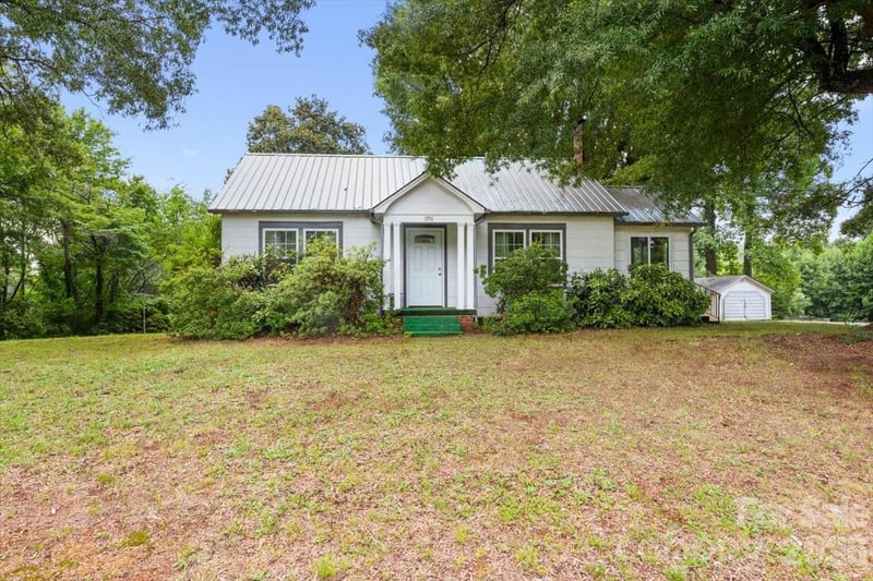 1751 W NC 10 Highway, Newton, NC - 2 beds, 1 bath, 1,083 sqft - $325,000
