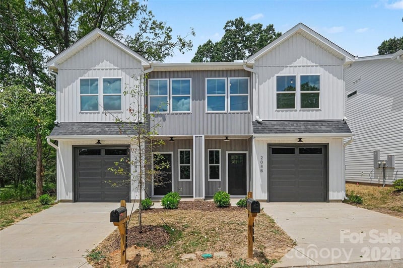 208 W Todd Lane A & B, Charlotte, NC - 6 beds, 1 bath, 2,863 sqft - $637,000