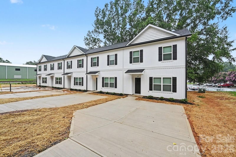 53 E 13th Street, Newton, NC - 10 beds, 2.5 baths, 5,350 sqft - $1,075,000