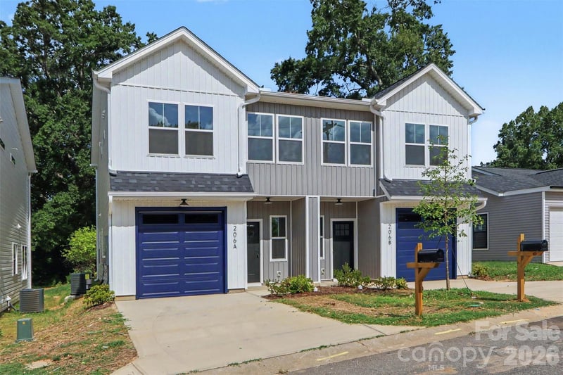 206 W Todd Lane A & B, Charlotte, NC - 6 beds, 1 bath, 2,862 sqft - $637,000