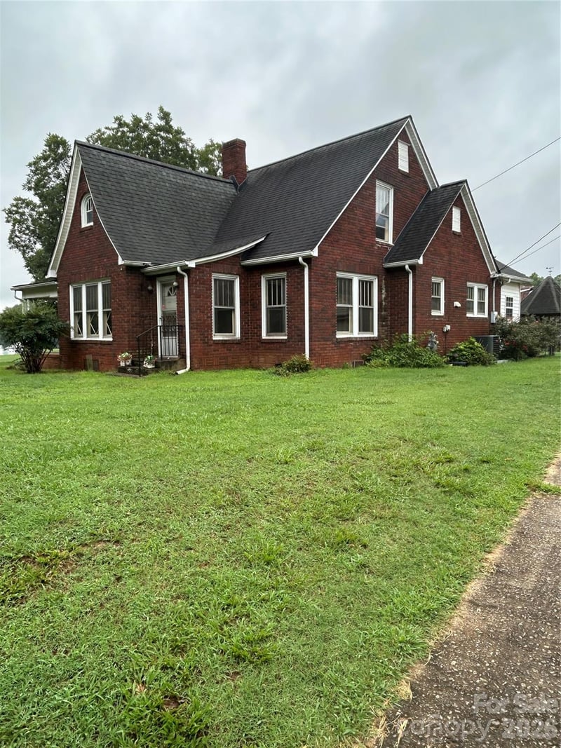 2435 Sherrills Ford Road, Salisbury, NC - 4 beds, 1 bath, 1,430 sqft - $299,900