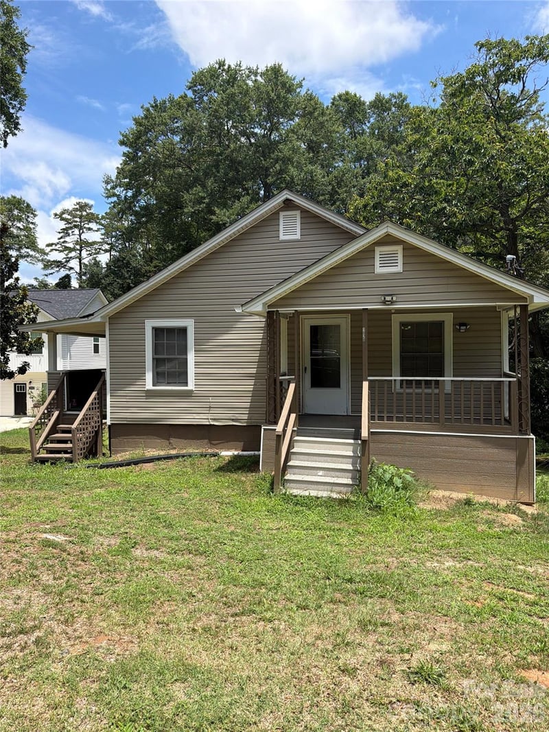 1028 East Drive, Gastonia, NC - 3 beds, 2 baths, 632 sqft - $200,000