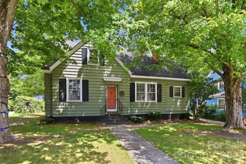 704 N Washington Street, Shelby, NC - 3 beds, 1.5 baths, 1,706 sqft - $172,000