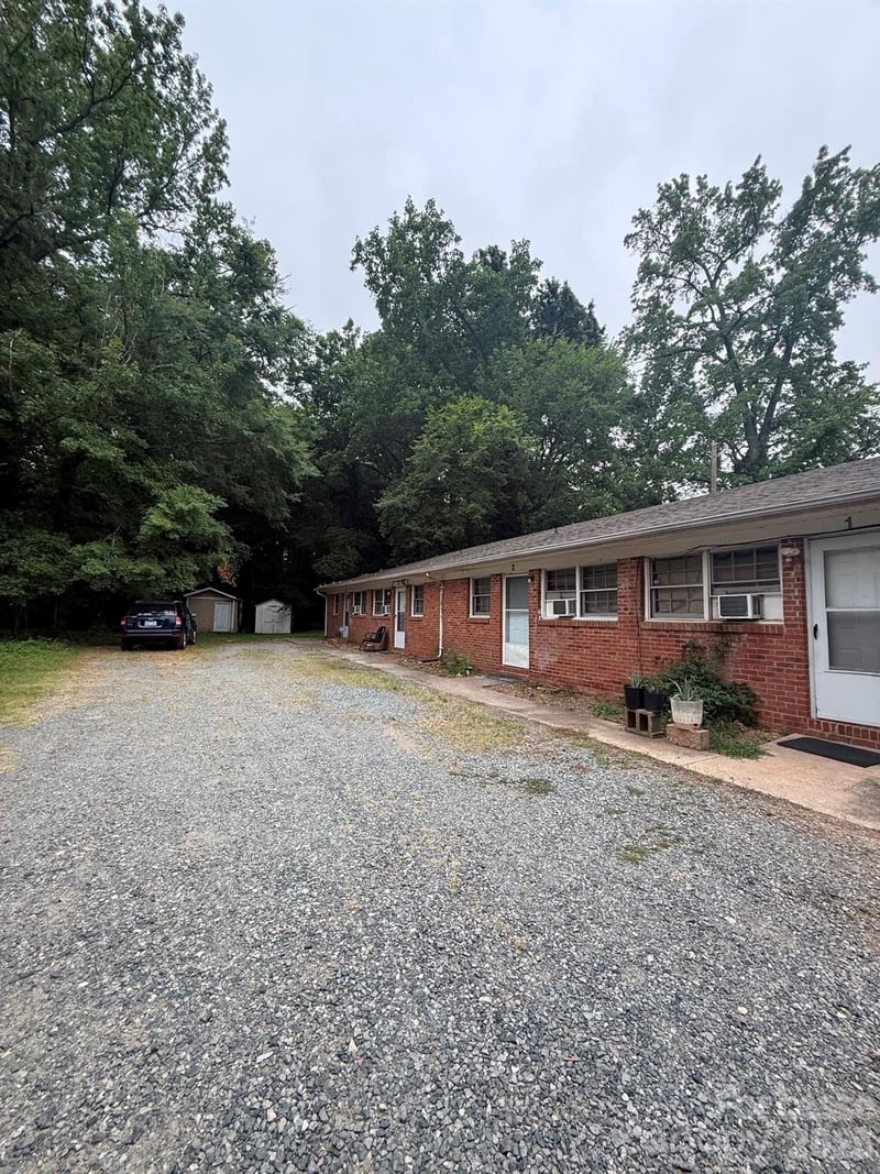 3615 Morris Field Drive Apt 2, Charlotte, NC - 1 bed, 1 bath, 567 sqft - $1,250