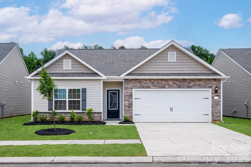8109 Cravat Court, Charlotte, NC - 3 beds, 2 baths, 1,552 sqft - $413,900