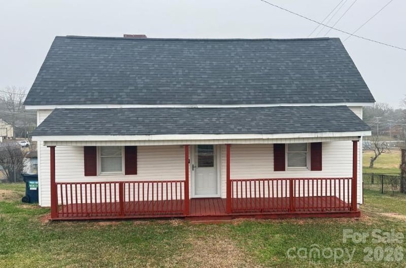 411 Central Avenue S, Landis, NC - 2 beds, 2 baths, 1,292 sqft - $252,000