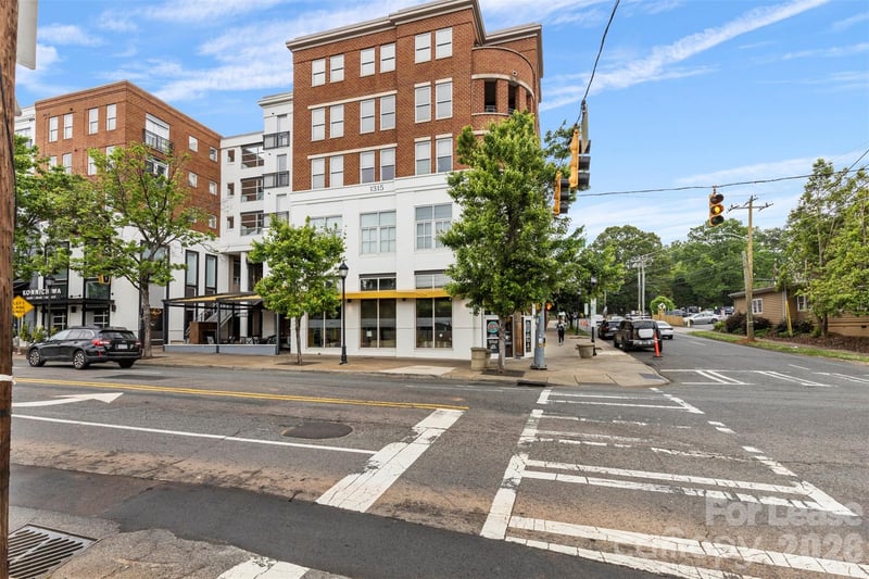 1315 East Boulevard Apt 322, Charlotte, NC - 1 bed, 1 bath - $1,795