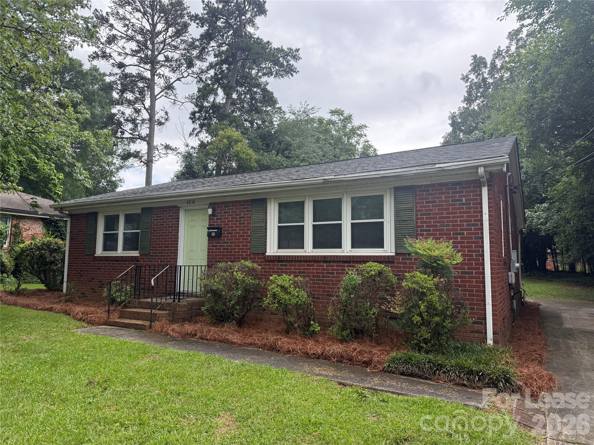 4914 Unaka Avenue, Charlotte, NC. property listing photo