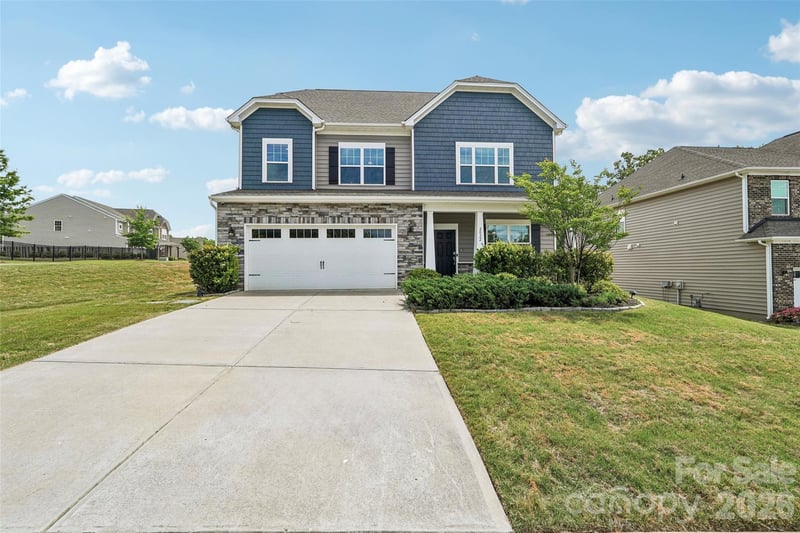 2022 Napa Valley Drive, Waxhaw, NC - 5 beds, 3.5 baths, 3,269 sqft - $649,900