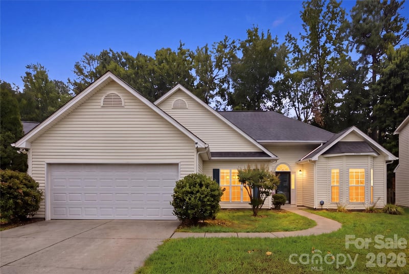 1393 Hollythorne Drive, Rock Hill, SC - 3 beds, 2 baths, 1,627 sqft - $325,000