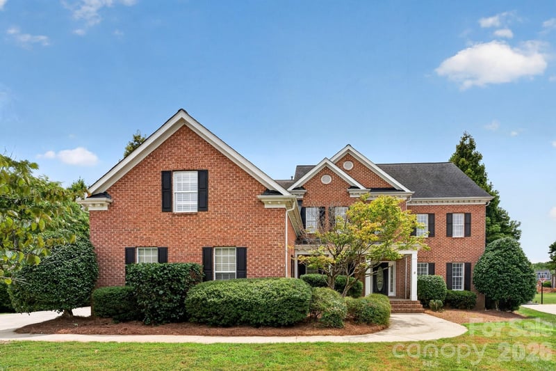 105 Castlestone Lane, Matthews, NC - 5 beds, 4 baths, 4,066 sqft - $869,900
