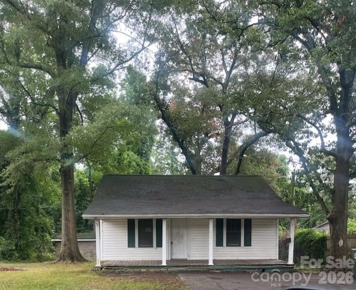 109 Carlton Drive, Cherryville, NC - 2 beds, 1 bath, 900 sqft - $84,900