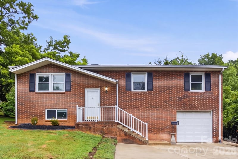 601 Groves Street, Kings Mountain, NC - 3 beds, 2 baths, 1,796 sqft - $250,000