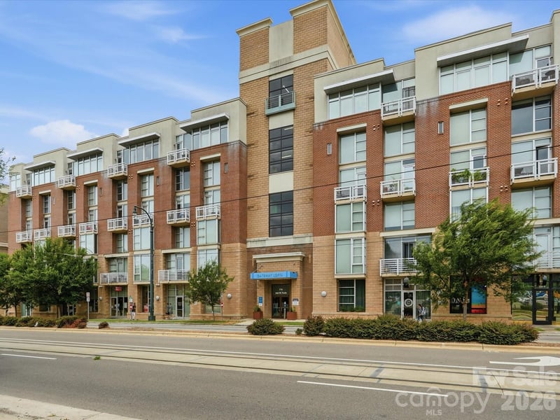710 W Trade Street, Charlotte, NC - 1 bed, 1 bath, 828 sqft - $325,000