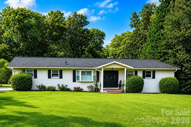 505 Amon Lane, Pineville, NC - 3 beds, 1.5 baths, 1,570 sqft - $375,000