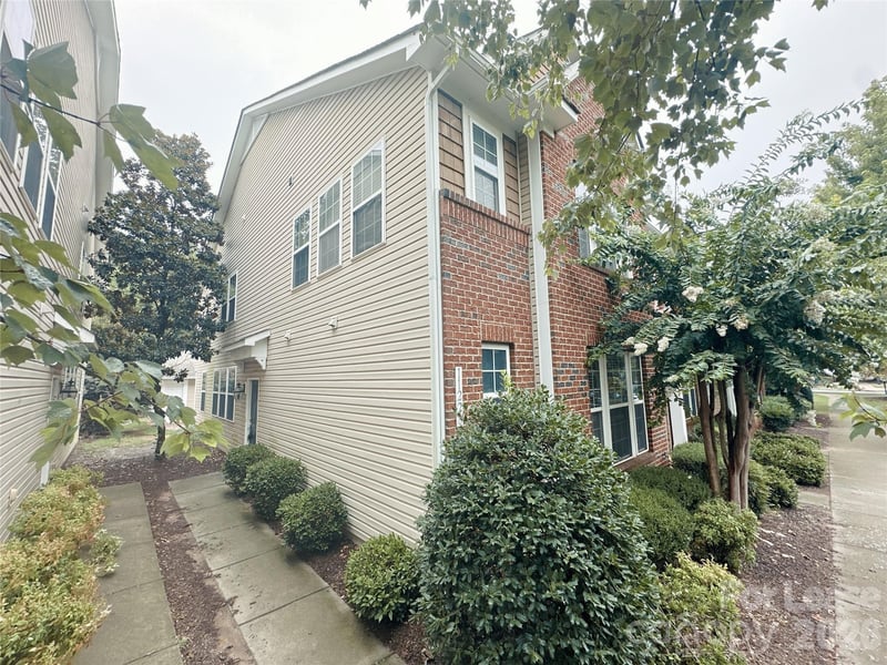 11228 Cedar Walk Lane, Charlotte, NC - 3 beds, 2.5 baths - $2,295