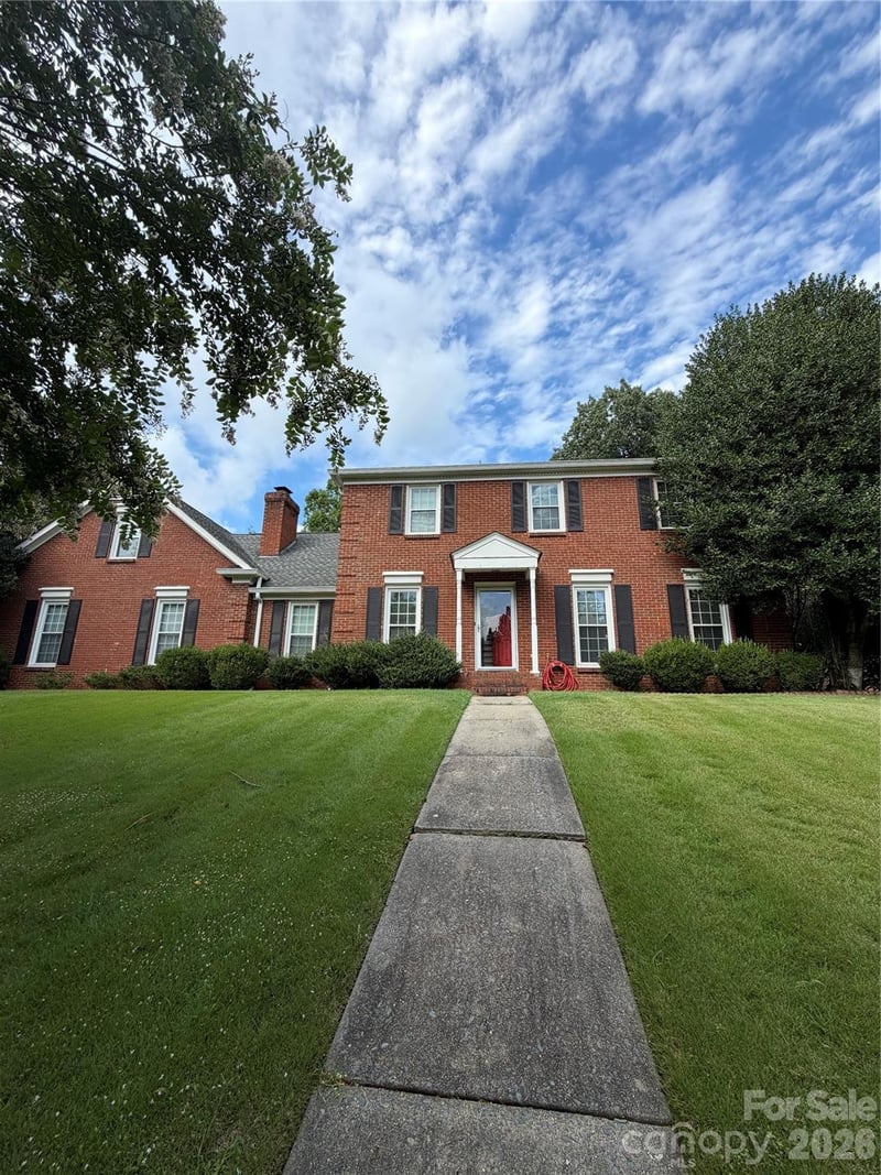 201 Wainsley Place, Matthews, NC - 5 beds, 2.5 baths, 2,487 sqft - $689,000