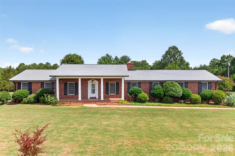 3040 E Maiden Road, Maiden, NC - 4 beds, 2.5 baths, 3,292 sqft - $599,000