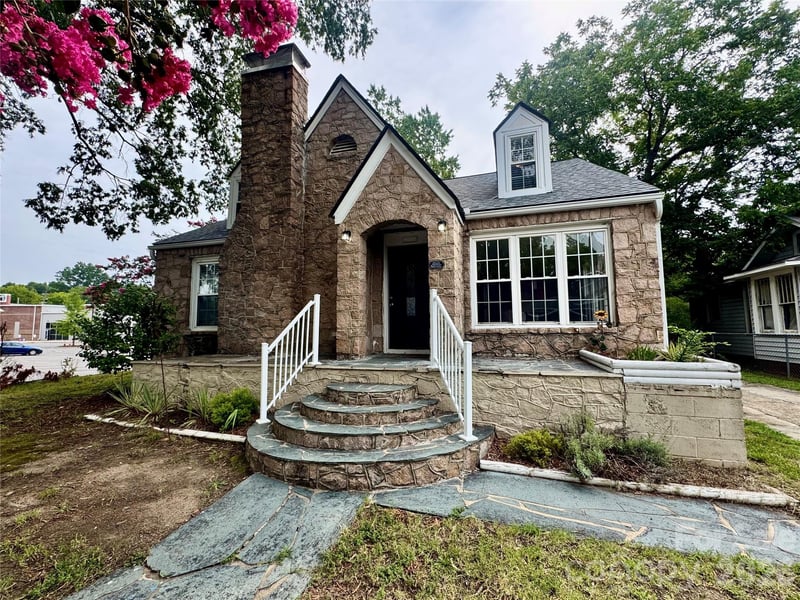 205 Tournament Drive SW, Concord, NC - 3 beds, 2.5 baths, 2,054 sqft - $335,000