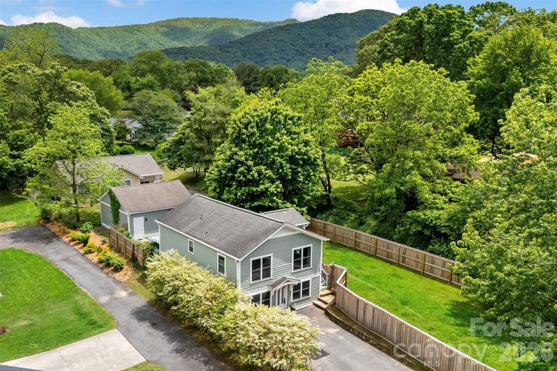 24 Browndale Road, Asheville, NC - 3 beds, 2 baths, 1,835 sqft - $495,000