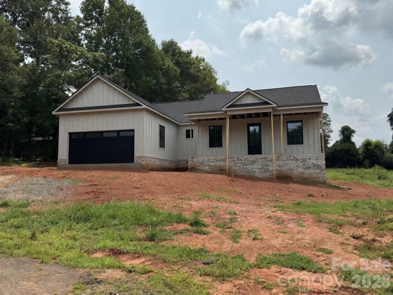 2555 Polo Lane, Maiden, NC - 3 beds, 2.5 baths, 1,890 sqft - $569,000