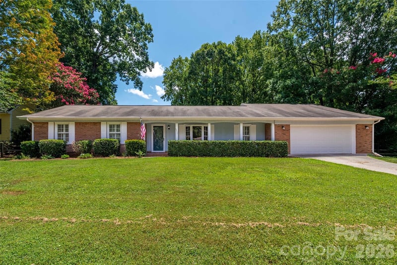 6637 Old Post Road, Charlotte, NC - 3 beds, 2 baths, 1,894 sqft - $465,000