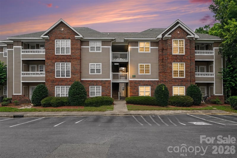 9849 Campus Walk Lane D, Charlotte, NC - 2 beds, 2 baths, 947 sqft - $225,000
