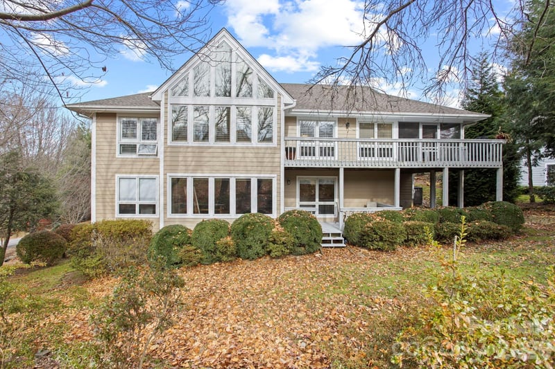 122 Broadmoor Drive, Flat Rock, NC - 4 beds, 3 baths, 2,741 sqft - $595,000
