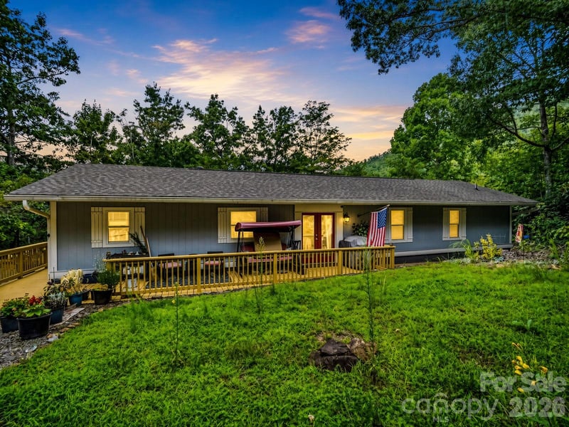 16 Starlight Drive, Black Mountain, NC - 2 beds, 2 baths, 1,489 sqft - $423,000