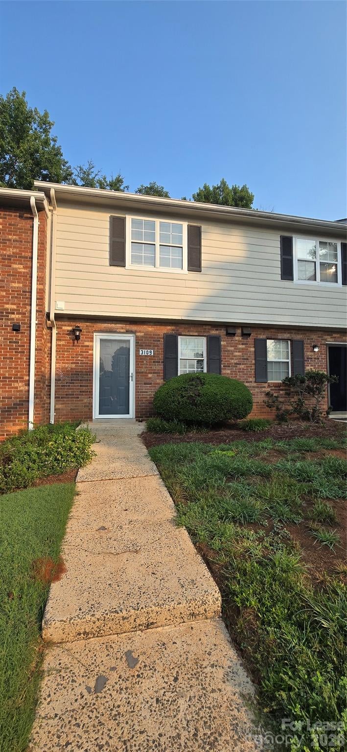 3109 Heathstead Place, Charlotte, NC - 2 beds, 1.5 baths - $1,600