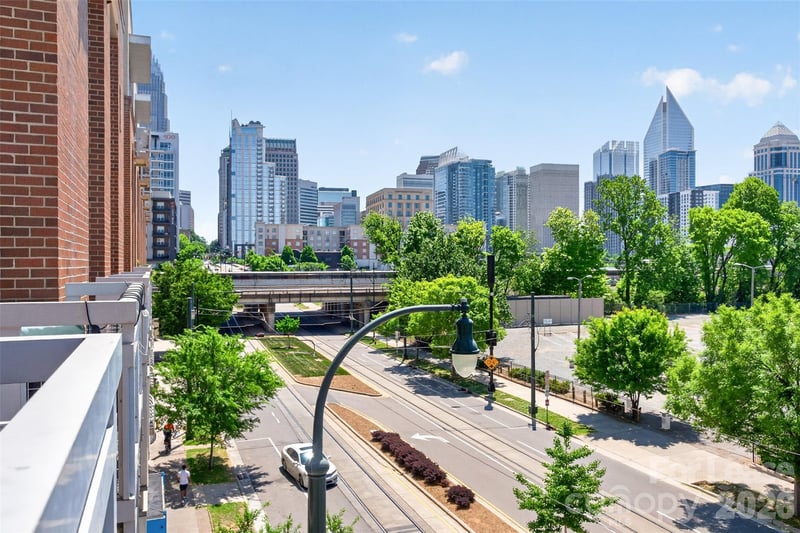 710 W Trade Street Apt 505, Charlotte, NC - 1 bed, 1 bath, 837 sqft - $1,700