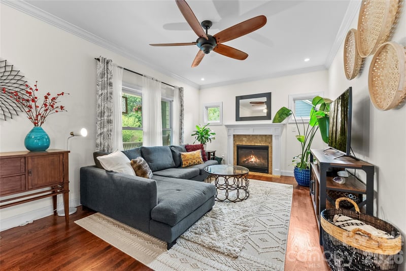 118 Houston Street, Asheville, NC - 3 beds, 3.5 baths, 2,400 sqft - $850,000