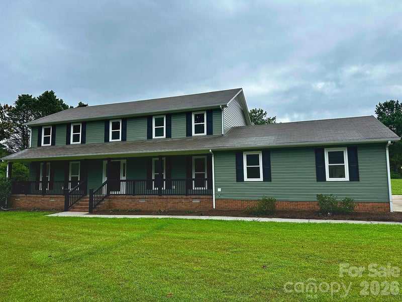 1560 Meadowdale Road, Rock Hill, SC - 4 beds, 2.5 baths, 2,600 sqft - $639,900