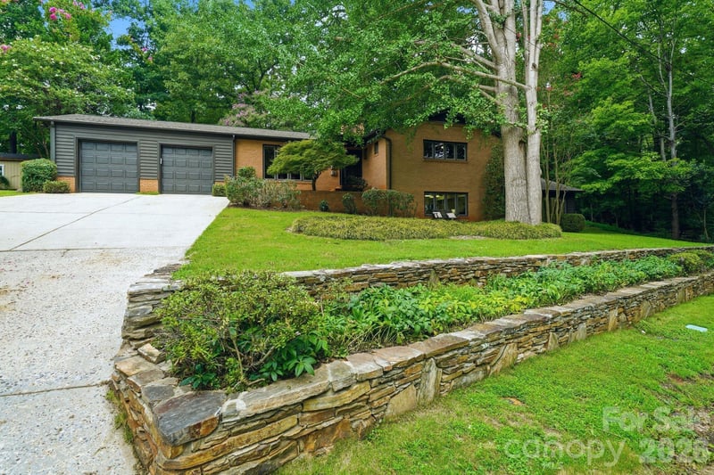 515 Dogwood Lane, Belmont, NC - 4 beds, 3 baths, 2,689 sqft - $695,000