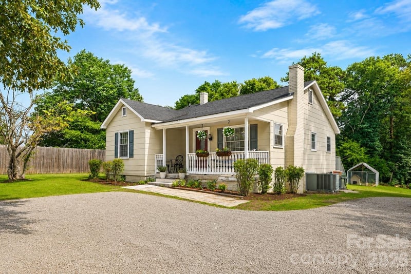 1487 Flat Creek Road, Lancaster, SC - 3 beds, 1 bath, 1,078 sqft - $149,000