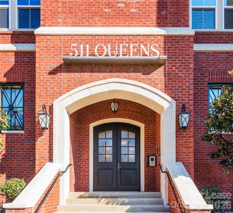511 Queens Road 2-401, Charlotte, NC - 3 beds, 2 baths, 1,482 sqft - $3,193