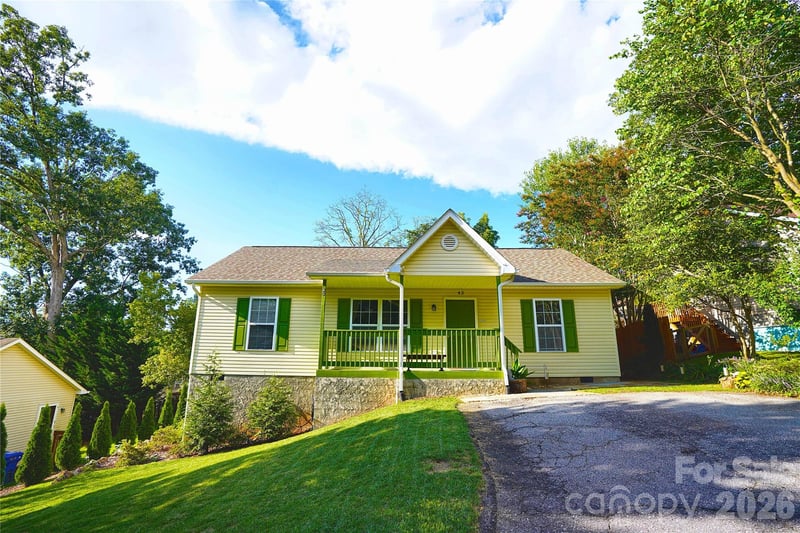 43 Moore Avenue, Asheville, NC - 3 beds, 2 baths, 1,035 sqft - $429,000