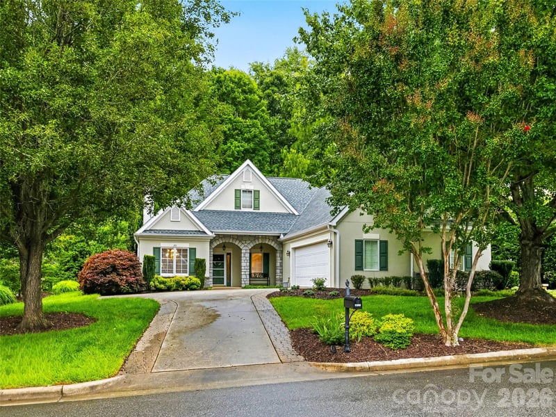 25 Clovelly Way, Asheville, NC - 4 beds, 3 baths, 3,001 sqft - $775,000