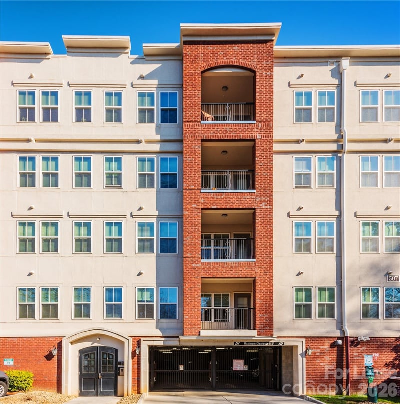 511 Queens Road 2-104, Charlotte, NC - 2 beds, 2 baths, 1,094 sqft - $2,395