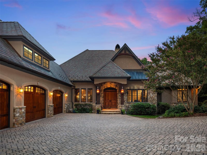 1812 Bella Vista Court, Arden, NC - 4 beds, 4 baths, 5,437 sqft - $3,895,000