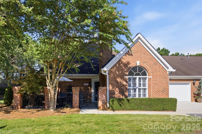 7424 Hurstbourne Green Drive, Charlotte, NC - 2 beds, 2 baths, 1,174 sqft - $419,900