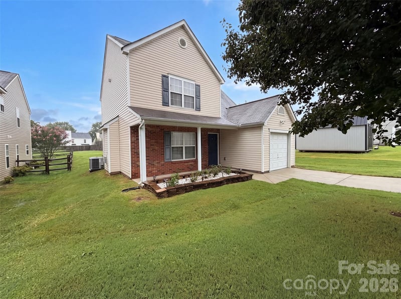 1366 Kison Court NW, Concord, NC - 3 beds, 2.5 baths, 1,439 sqft - $284,000