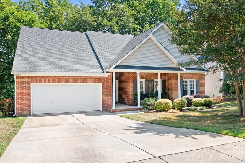 17324 Cambridge Grove Drive, Huntersville, NC - 3 beds, 2 baths, 1,890 sqft - $515,000