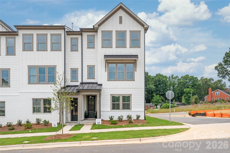 817 Garringer Place Apt 19, Charlotte, NC - 3 beds, 3 baths, 1,890 sqft - $469,677
