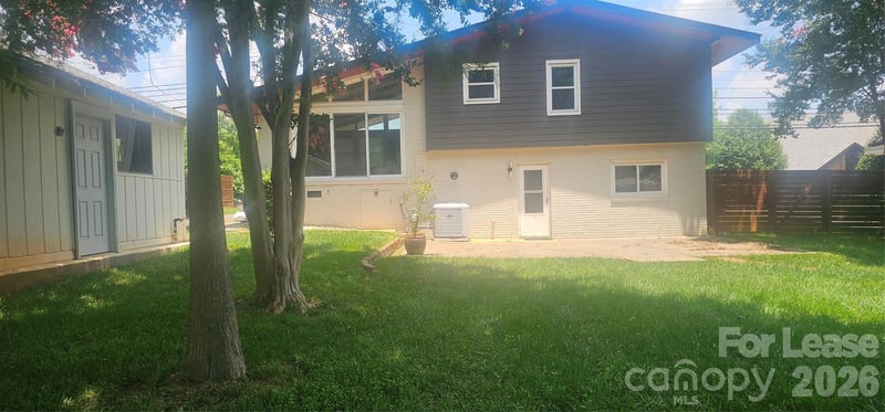 2032 Emerywood Drive, Charlotte, NC - 3 beds, 1.5 baths, 1,772 sqft - $2,500
