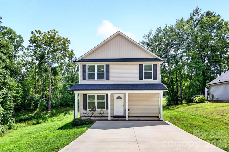 755 Bradley Street NE, Concord, NC - 3 beds, 2.5 baths, 1,317 sqft - $315,000