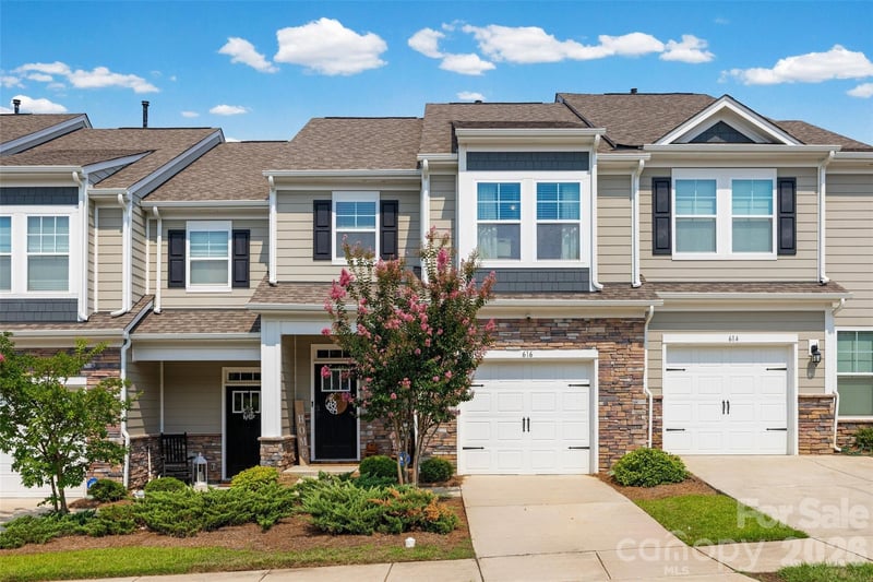 616 Altamonte Drive, Lake Wylie, SC - 3 beds, 2.5 baths, 1,755 sqft - $325,000