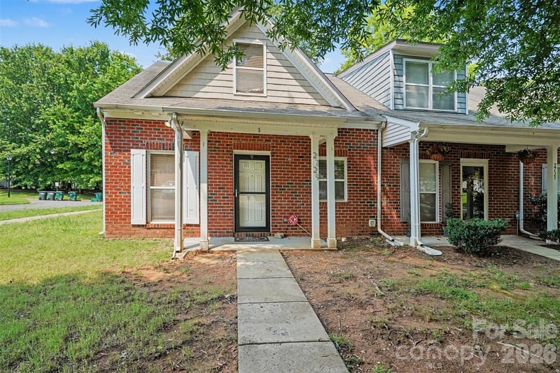 2729 Meadow Knoll Drive, Charlotte, NC - 3 beds, 2.5 baths, 1,367 sqft - $300,000