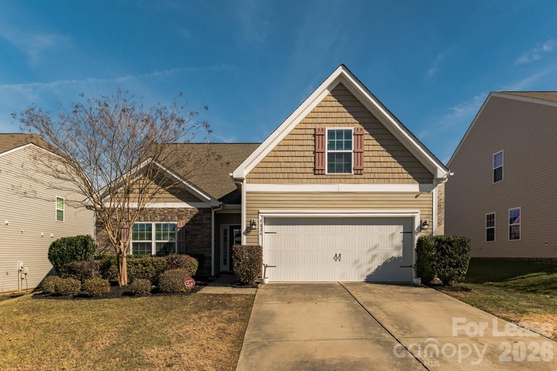 5826 Castlecove Road, Charlotte, NC - 4 beds, 2 baths, 1,818 sqft - $2,700